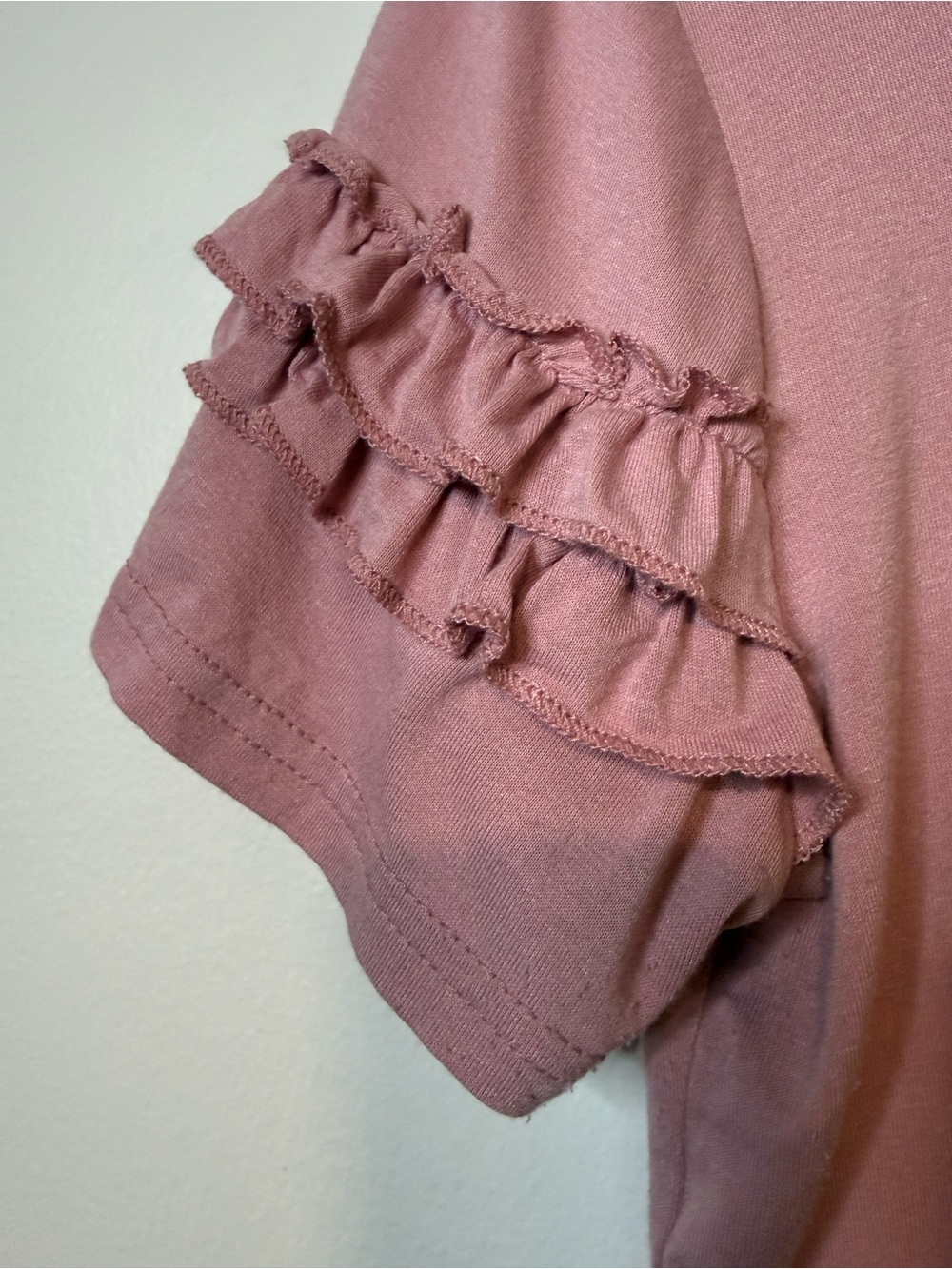 SHUN Bo Pink Short Sleeve Ruffle Fox Sequin Tee - Picture 4 of 6